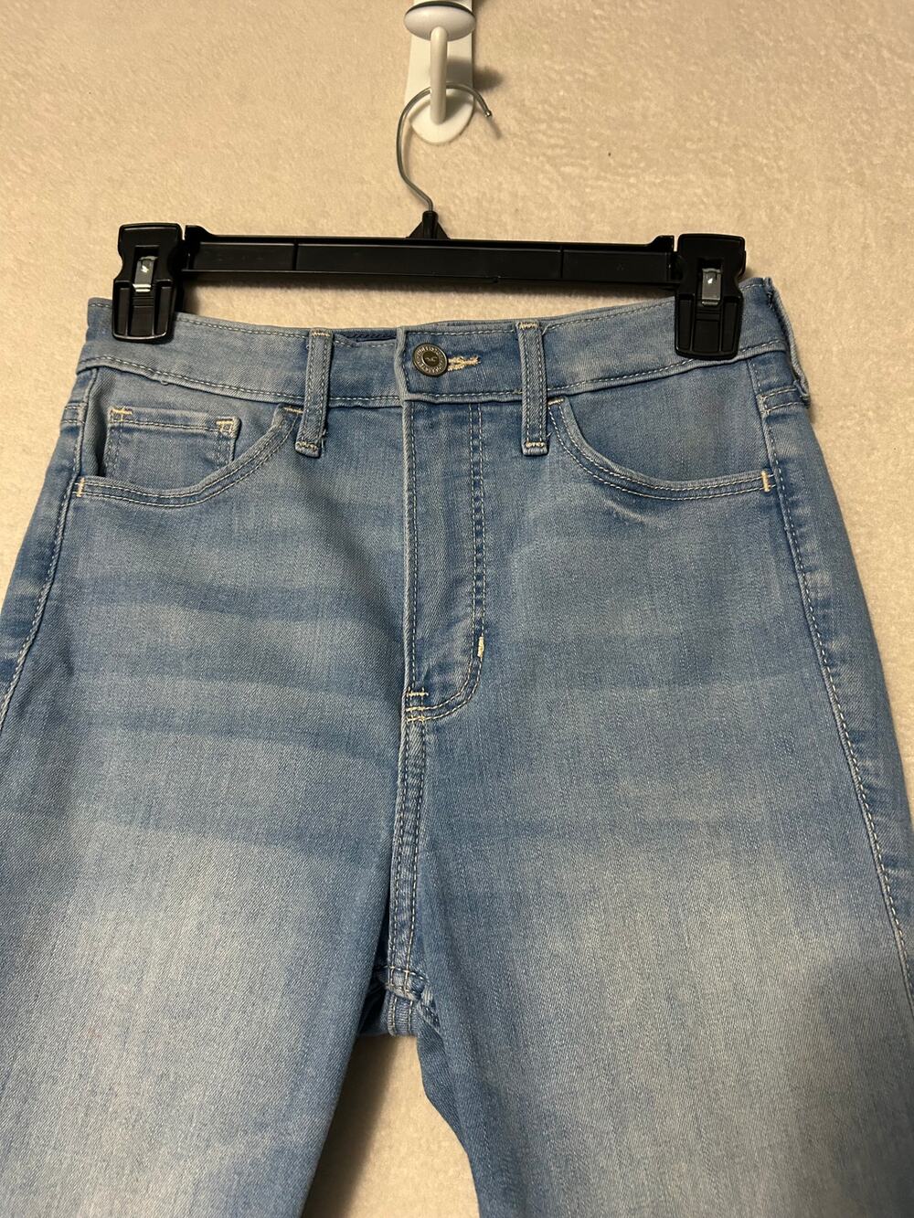 Hollister Women's Ultra High Rise Super Skinny Jeans W26 L28 Distressed